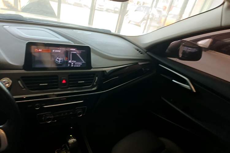 Used BMW 1 Series 2018 118i Sport Edition Audio And AC Panel