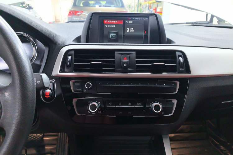 Used BMW 1 Series 2018 118i Leading Model Audio And AC Panel