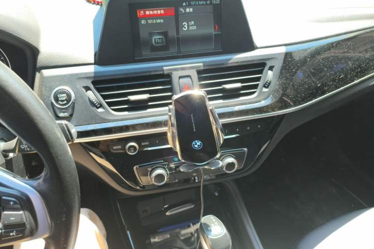 Used BMW 1 Series 2018 118i Sport Edition Audio And AC Panel