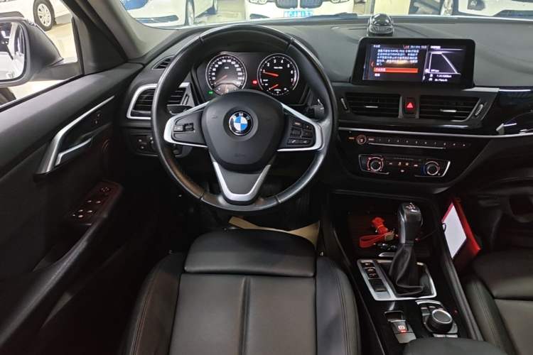 Used BMW 1 Series 2018 118i Sport Edition Audio And AC Panel