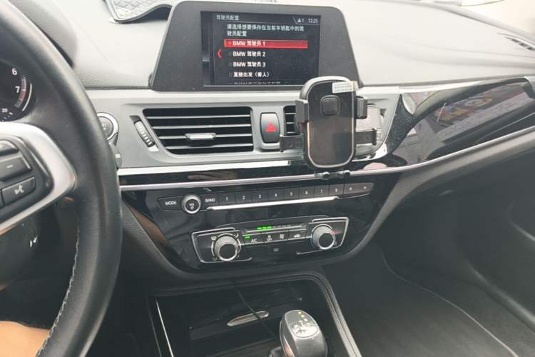 Used BMW 1 Series 2018 118i Sport Edition Audio And AC Panel