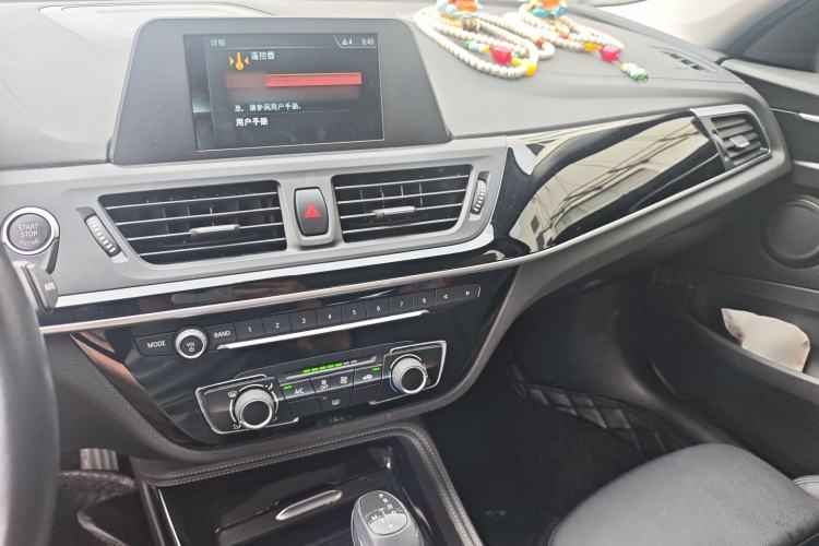 Used BMW 1 Series 2018 118i Sport Edition Audio And AC Panel