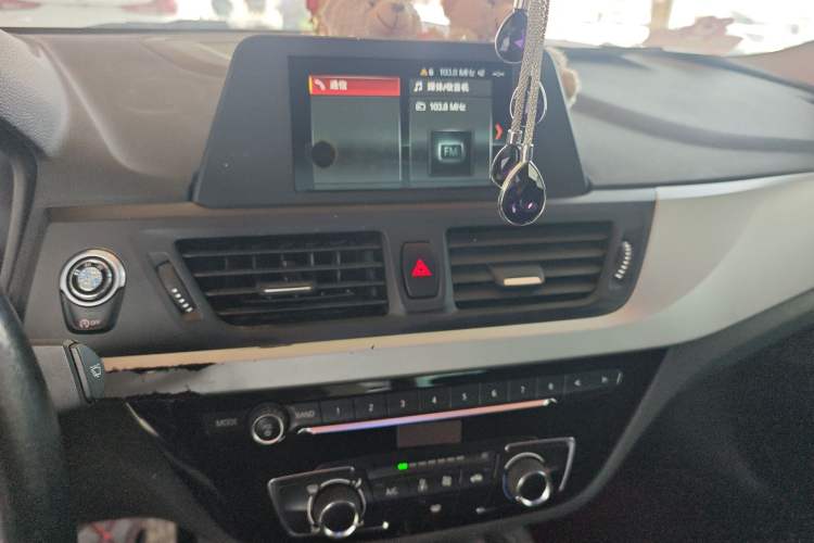 Used BMW 1 Series 2018 118i Fashion Model Audio And AC Panel
