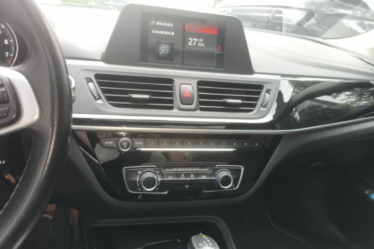 Used BMW 1 Series 2018 118i Sport Edition Audio And AC Panel