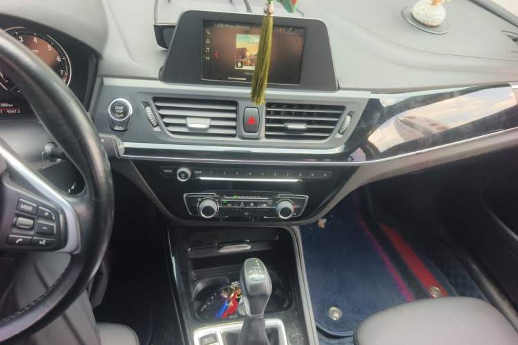Used BMW 1 Series 2018 Facelifted 118i Sport Edition Audio And AC Panel