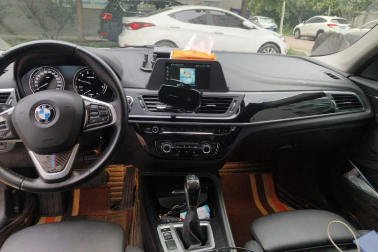 Used BMW 1 Series 2018 118i Sport Edition Audio And AC Panel