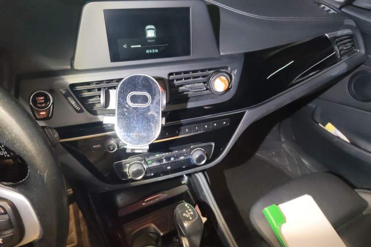 Used BMW 1 Series 2018 118i Sport Edition Audio And AC Panel