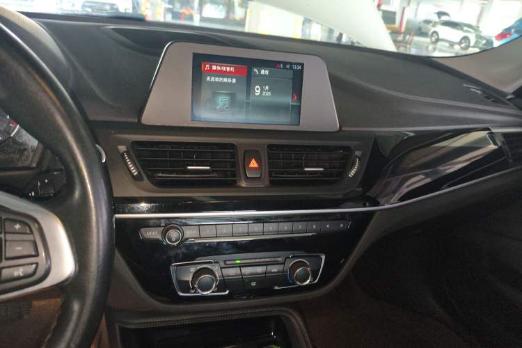 Used BMW 1 Series 2018 118i Sport Edition Audio And AC Panel