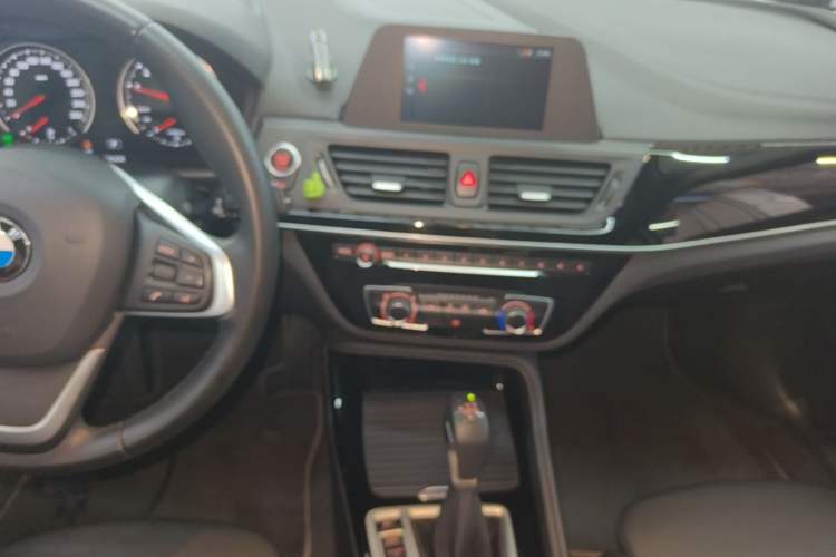Used BMW 1 Series 2018 118i Sport Edition Audio And AC Panel