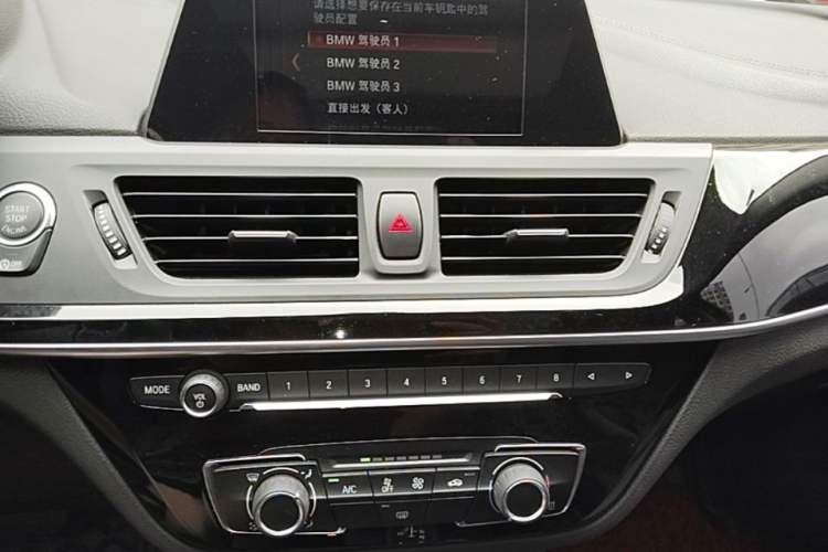Used BMW 1 Series 2018 118i Sport Edition Audio And AC Panel