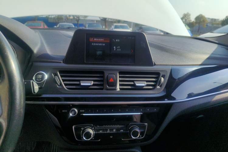 Used BMW 1 Series 2018 118i Sport Edition Audio And AC Panel