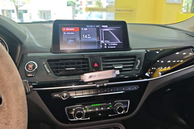 Used BMW 1 Series 2018 118i Sport Edition Audio And AC Panel