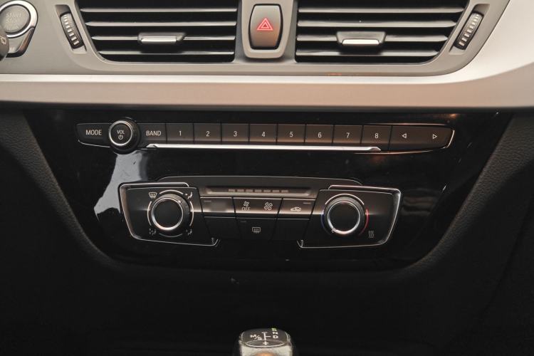 Used BMW 1 Series 2018 Revised 118i Fashion Edition Audio And AC Panel