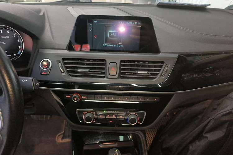 Used BMW 1 Series 2018 118i Sport Edition Audio And AC Panel