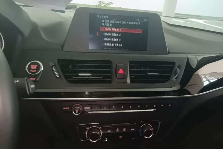 Used BMW 1 Series 2018 118i Sport Edition Audio And AC Panel