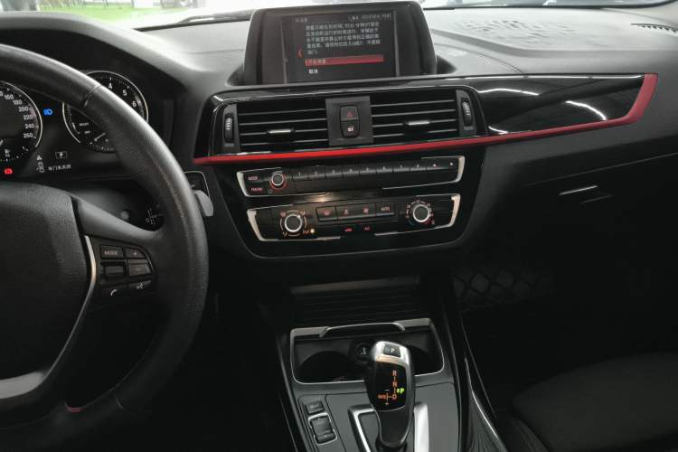 Used BMW 1 Series 2018 118i Sport Design Package Audio And AC Panel