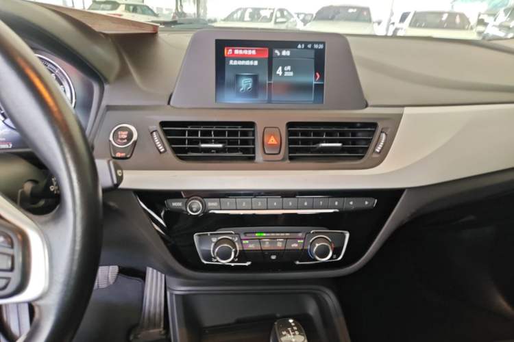 Used BMW 1 Series 2018 118i Fashion Model Audio And AC Panel