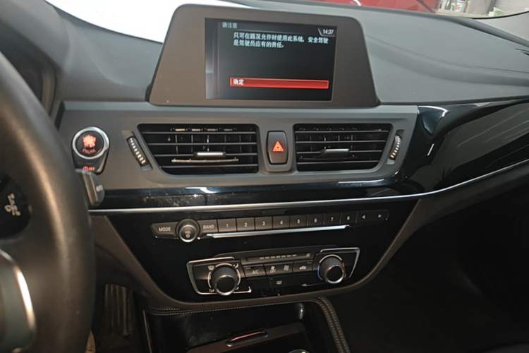 Used BMW 1 Series 2018 118i Sport Edition Audio And AC Panel