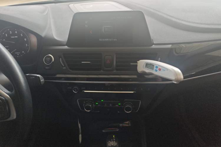 Used BMW 1 Series 2018 118i Sport Edition Audio And AC Panel