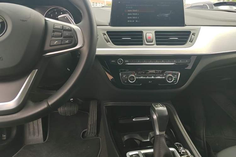 Used BMW 1 Series 2018 120i Design Package Model Audio And AC Panel