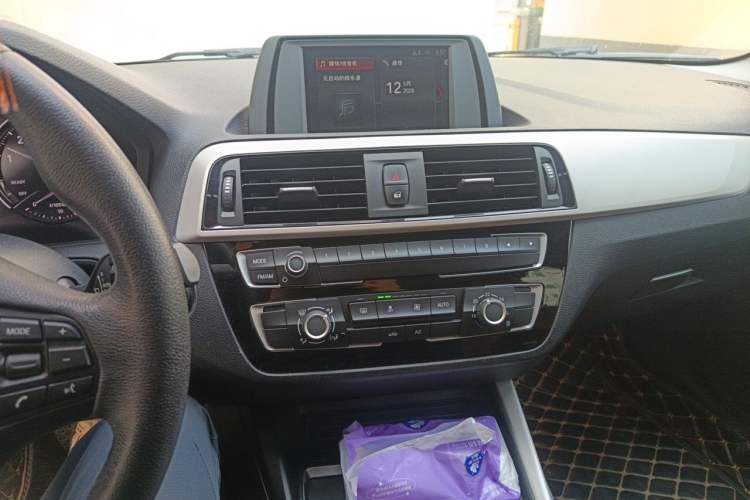 Used BMW 1 Series 2018 118i Leading Model Audio And AC Panel