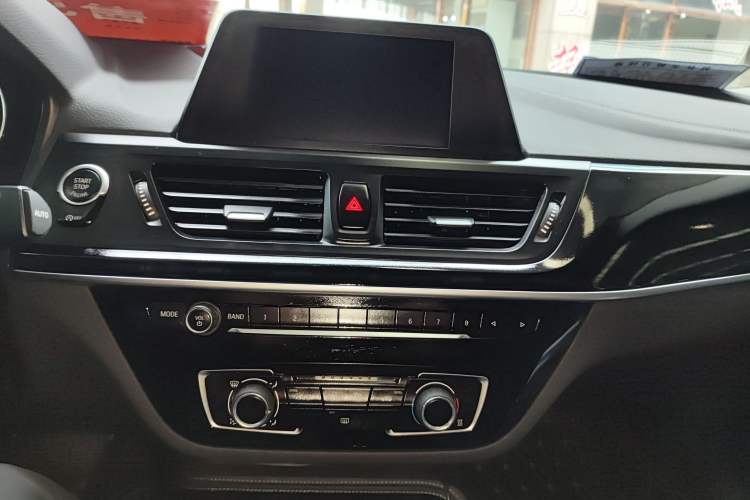Used BMW 1 Series 2018 Facelifted 118i Sport Edition Audio And AC Panel