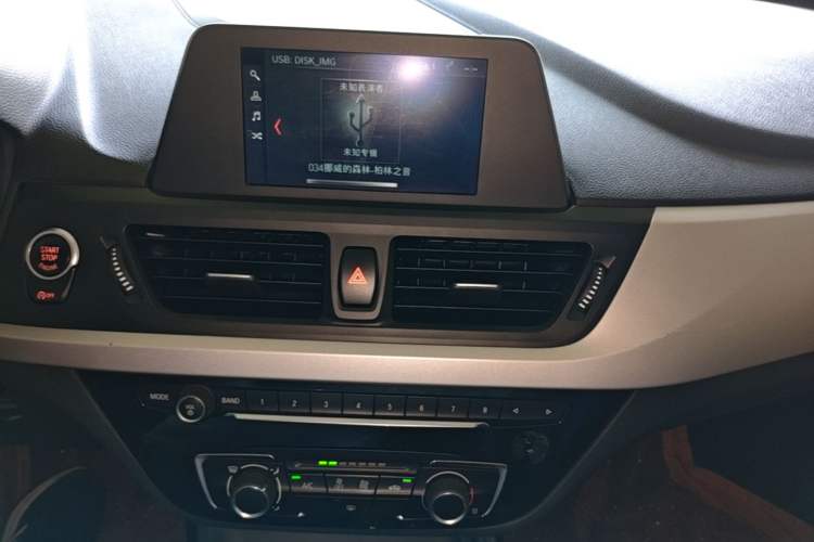 Used BMW 1 Series 2018 118i Fashion Model Audio And AC Panel