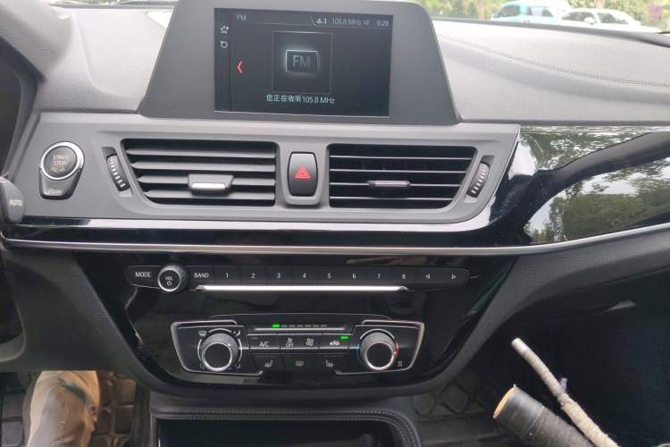 Used BMW 1 Series 2018 118i Sport Edition Audio And AC Panel