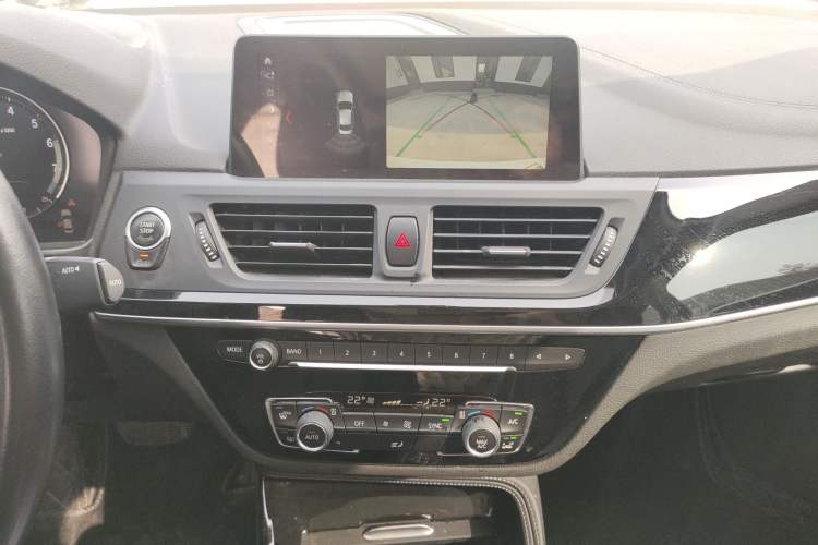 Used BMW 1 Series 2018 118i Design Package Edition Audio And AC Panel