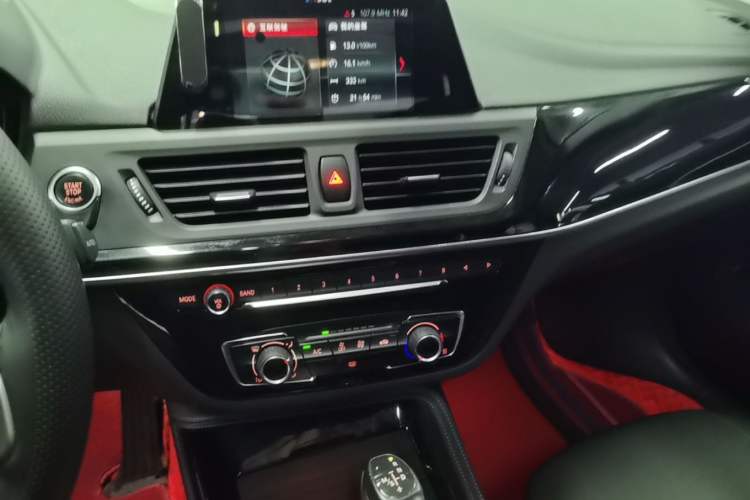 Used BMW 1 Series 2018 118i Sport Edition Audio And AC Panel