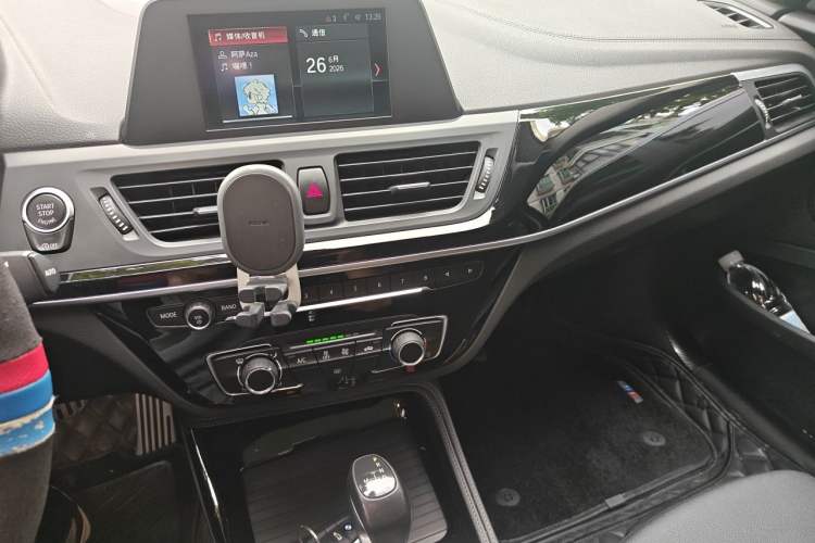 Used BMW 1 Series 2018 118i Sport Edition Audio And AC Panel