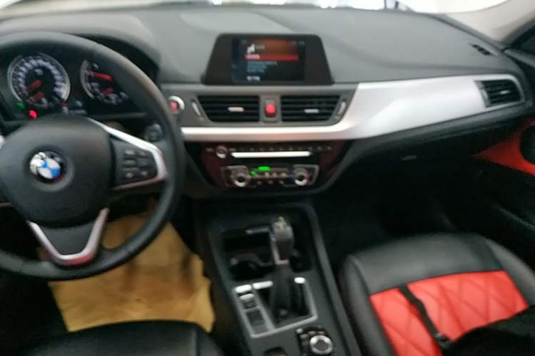 Used BMW 1 Series 2018 118i Fashion Model Audio And AC Panel