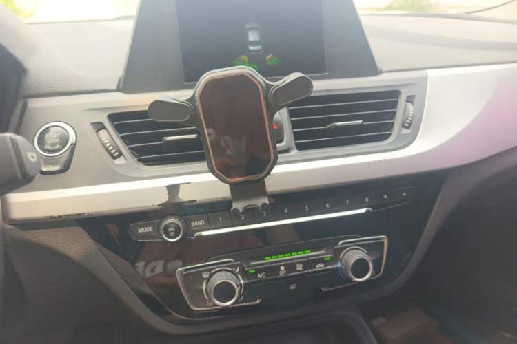 Used BMW 1 Series 2018 118i Fashion Model Audio And AC Panel