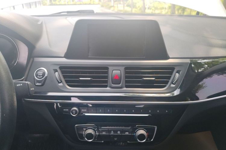 Used BMW 1 Series 2018 118i Sport Edition Audio And AC Panel