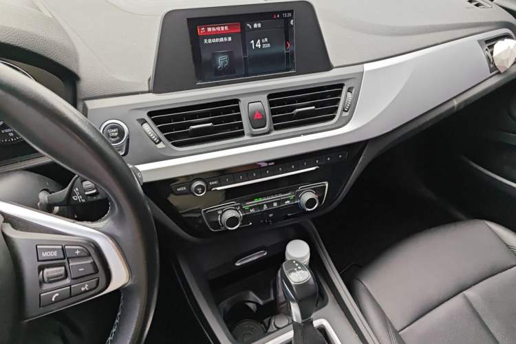 Used BMW 1 Series 2018 118i Fashion Model Audio And AC Panel