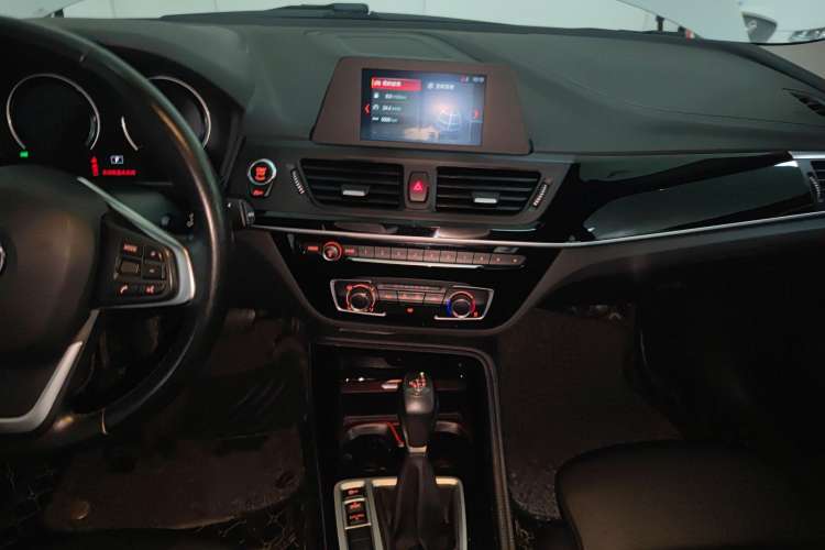 Used BMW 1 Series 2018 118i Sport Edition Audio And AC Panel