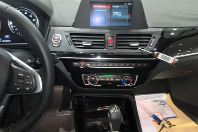 Used BMW 1 Series 2018 118i Sport Edition Audio And AC Panel