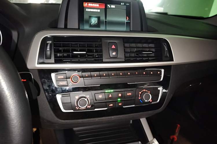 Used BMW 1 Series 2018 118i Leading Model Audio And AC Panel