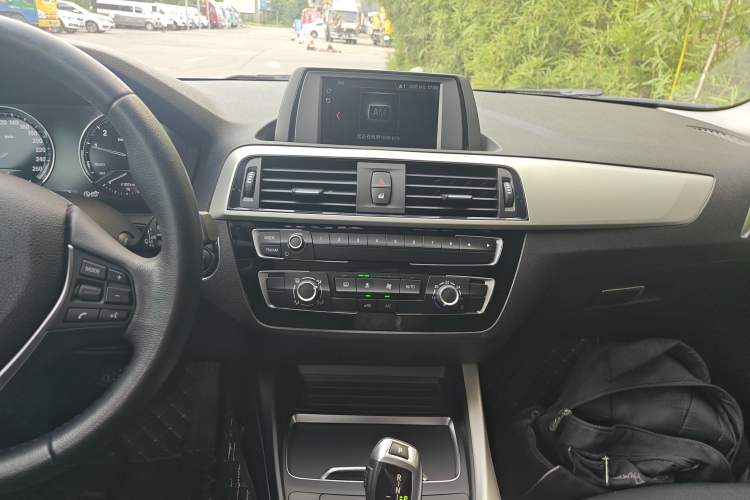 Used BMW 1 Series 2018 118i Leading Model Audio And AC Panel