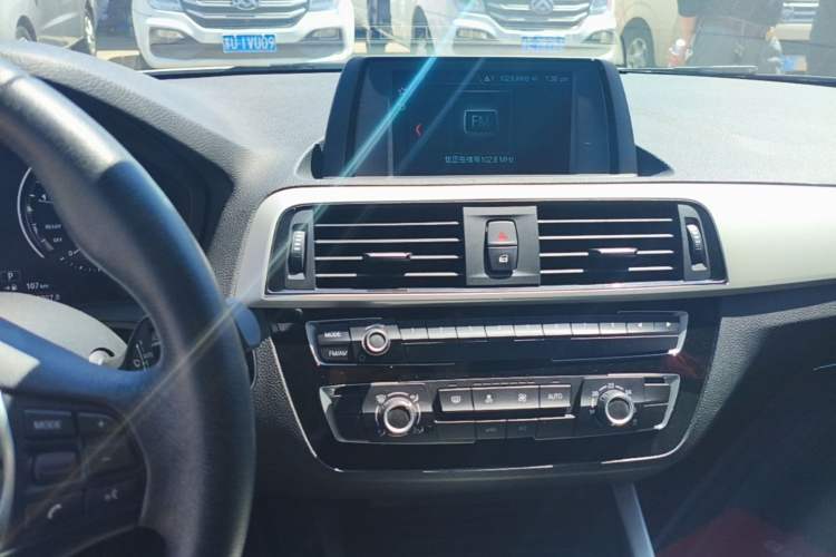 Used BMW 1 Series 2018 118i Leading Model Audio And AC Panel