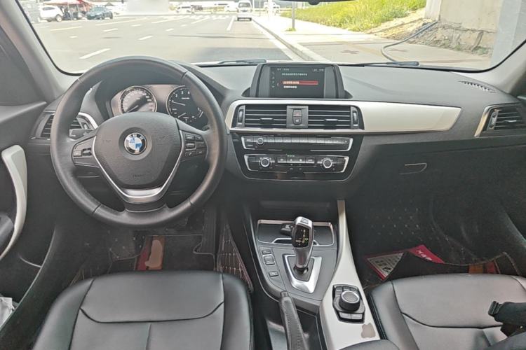 Used BMW 1 Series 2018 118i Leading Model Center Console