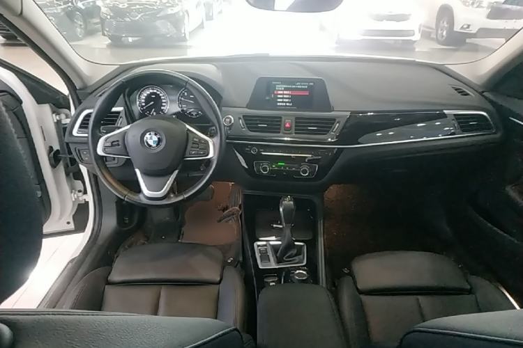 Used BMW 1 Series 2018 118i Sport Edition Center Console
