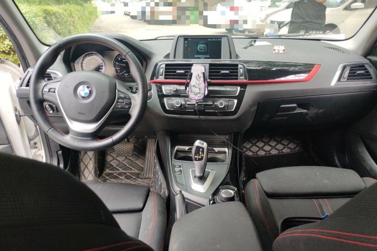 Used BMW 1 Series 2018 118i Sport Design Package Center Console