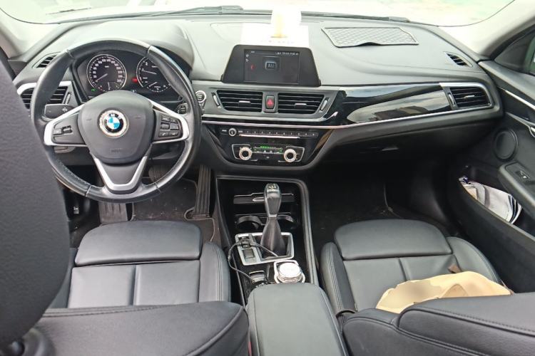Used BMW 1 Series 2018 118i Sport Edition Center Console