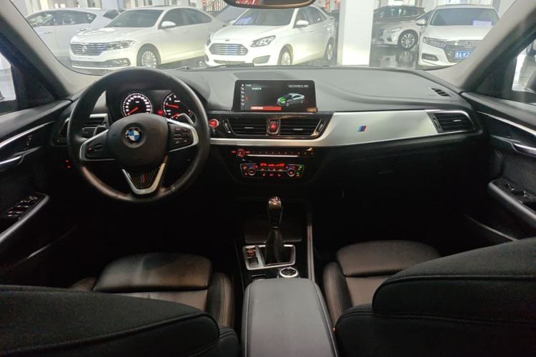 Used BMW 1 Series 2018 120i Design Package Model Center Console