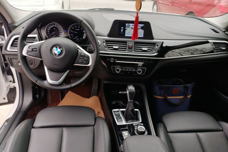 Used BMW 1 Series 2018 118i Sport Edition Center Console
