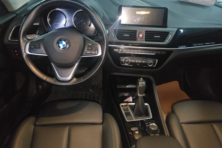 Used BMW 1 Series 2018 118i Sport Edition Center Console