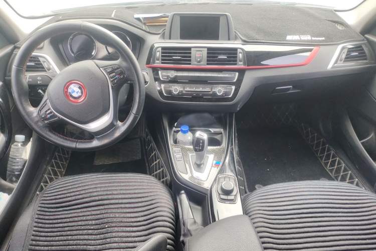 Used BMW 1 Series 2018 118i Sport Design Package Center Console