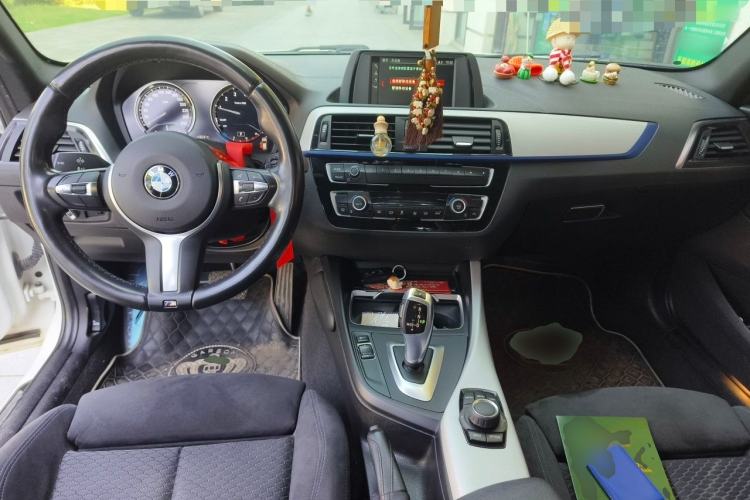 Used BMW 1 Series 2018 120i M Sport Package Center Console