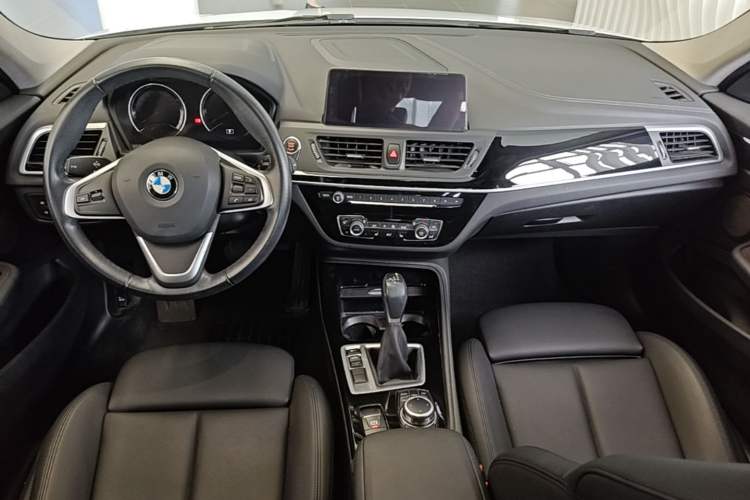 Used BMW 1 Series 2018 118i Design Package Edition Center Console